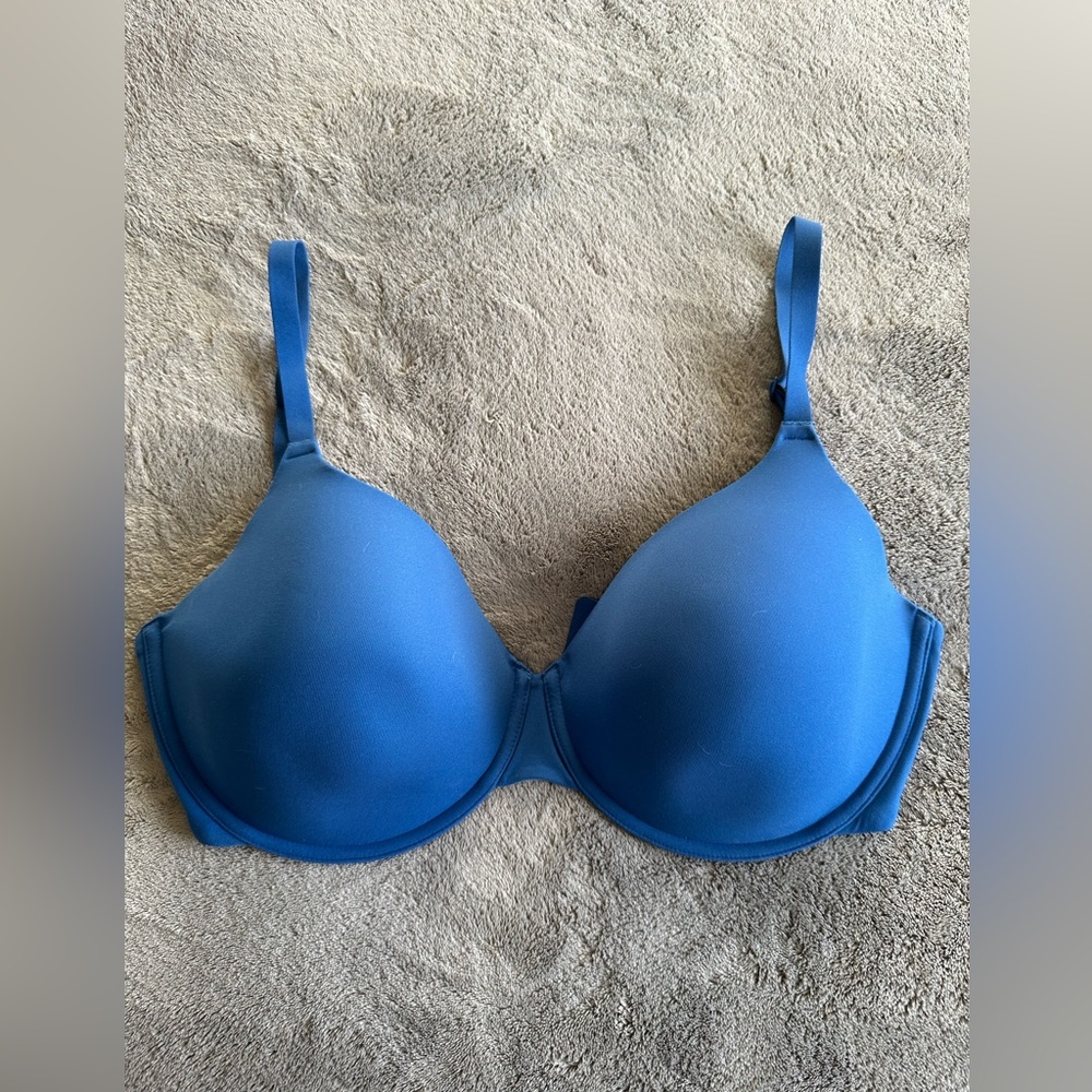 NWOT Skims Bra 36DDD